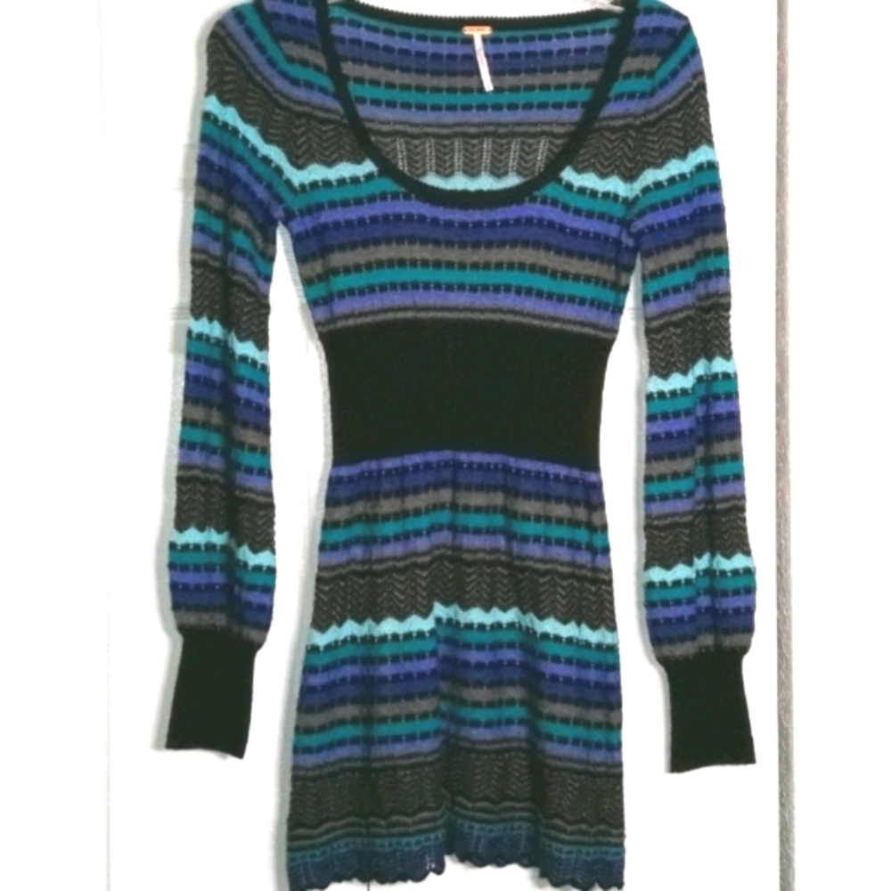 Free Peeps Knit💙🖤